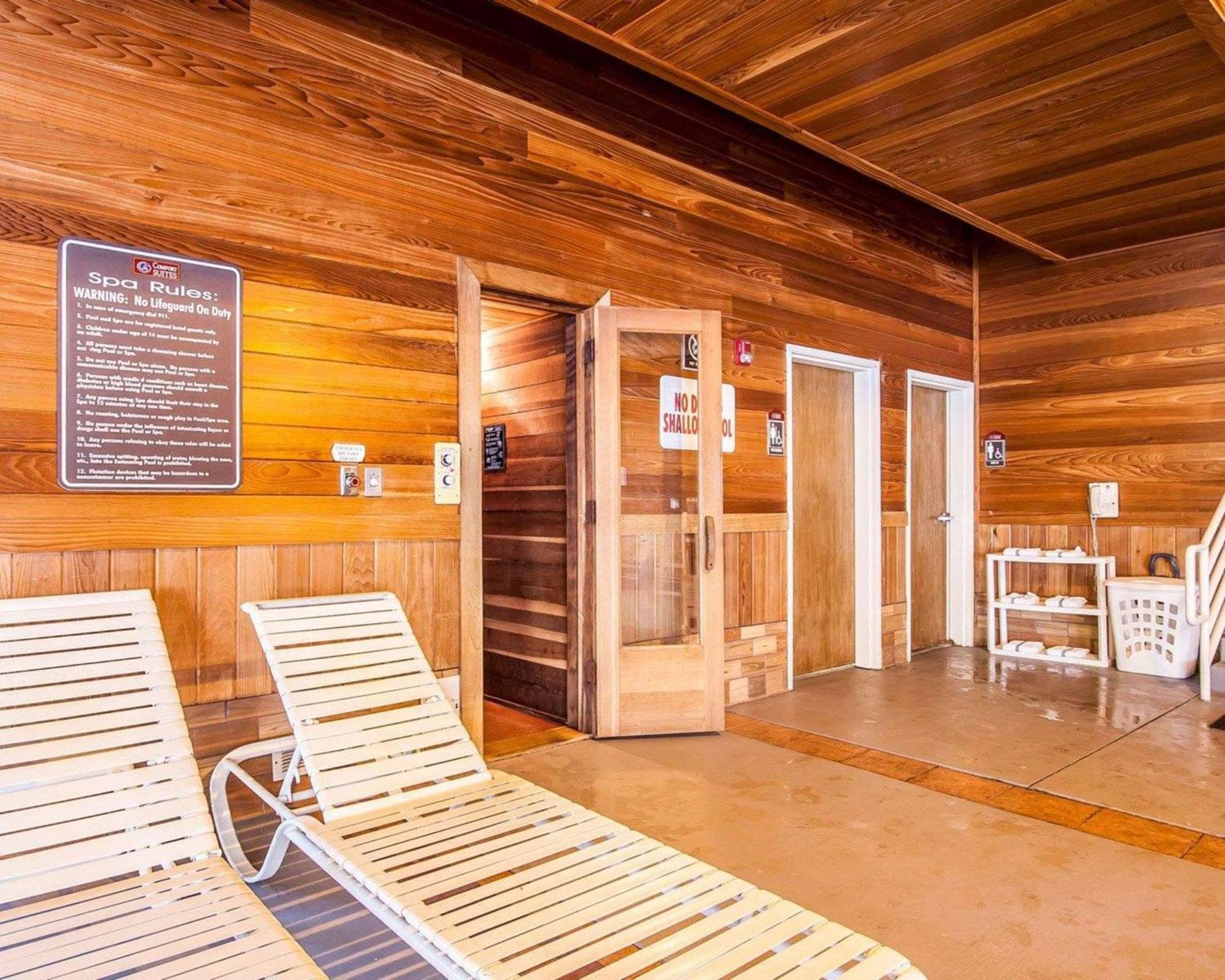 Comfort Suites Клакамас Экстерьер фото