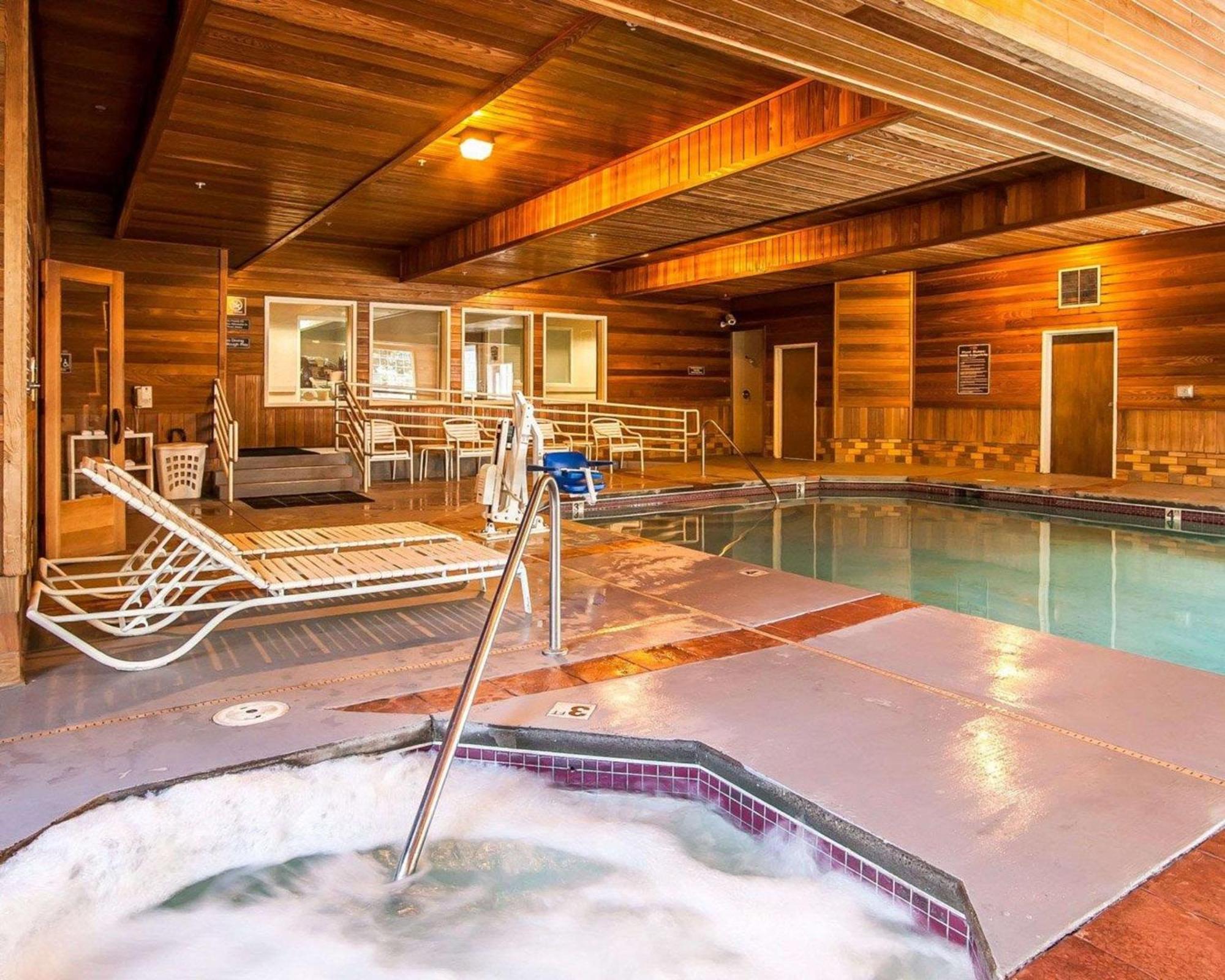 Comfort Suites Клакамас Экстерьер фото